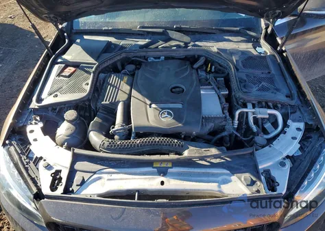 2015 Mercedes-Benz C 300 4Matic из США, поврежденный, VIN 55SWF4KB2FU072535